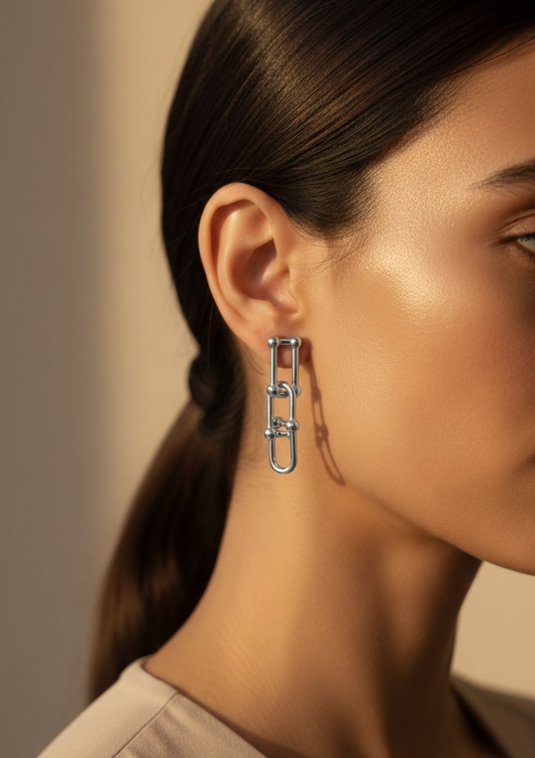 Silver Zincir Detaylı Sallantılı Çelik Küpe – Minimal Modern Kadın Küpe - Görsel 5