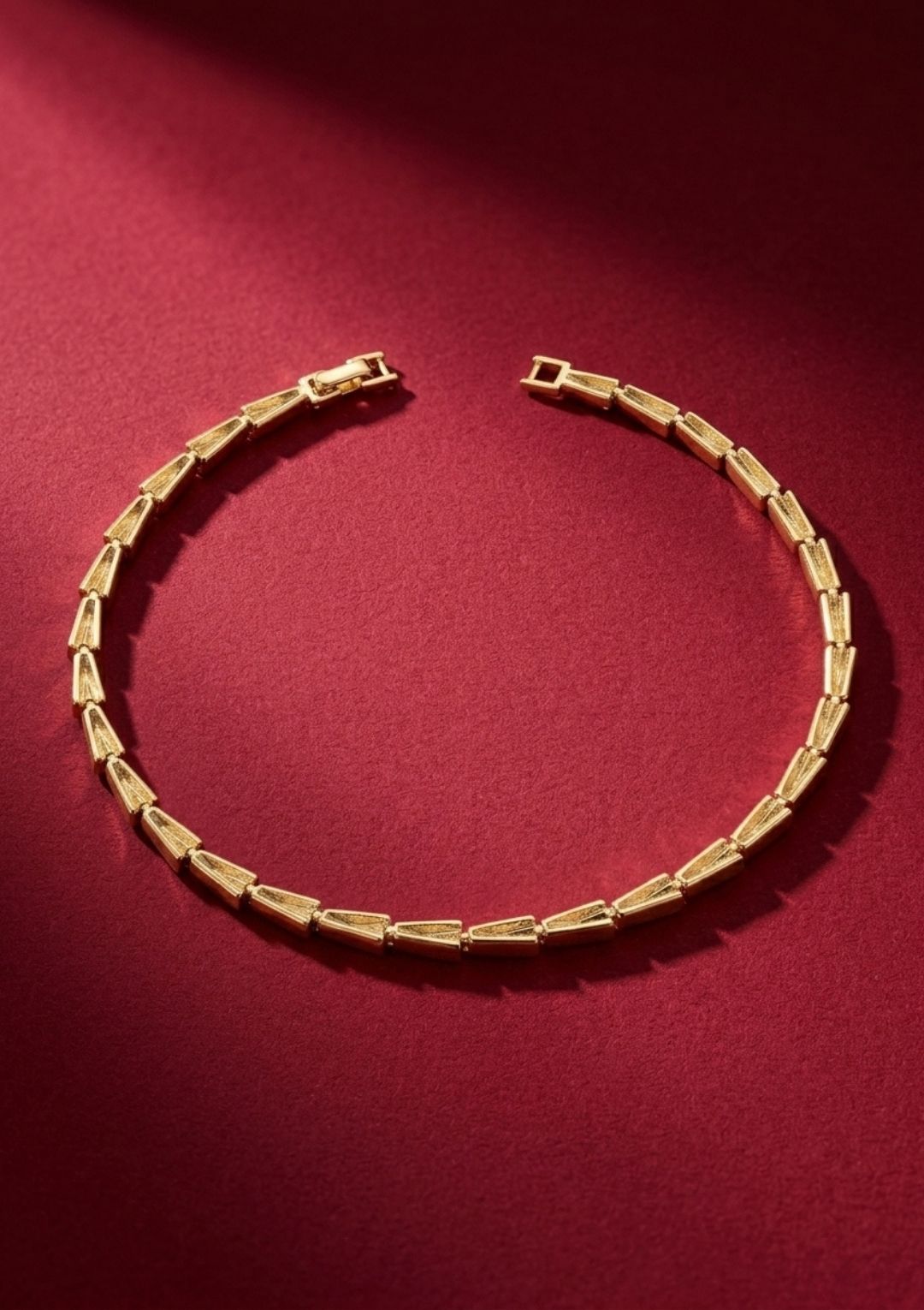 Geometrik Gold Bileklik – Modern Tasarım Kadın Çelik Bileklik