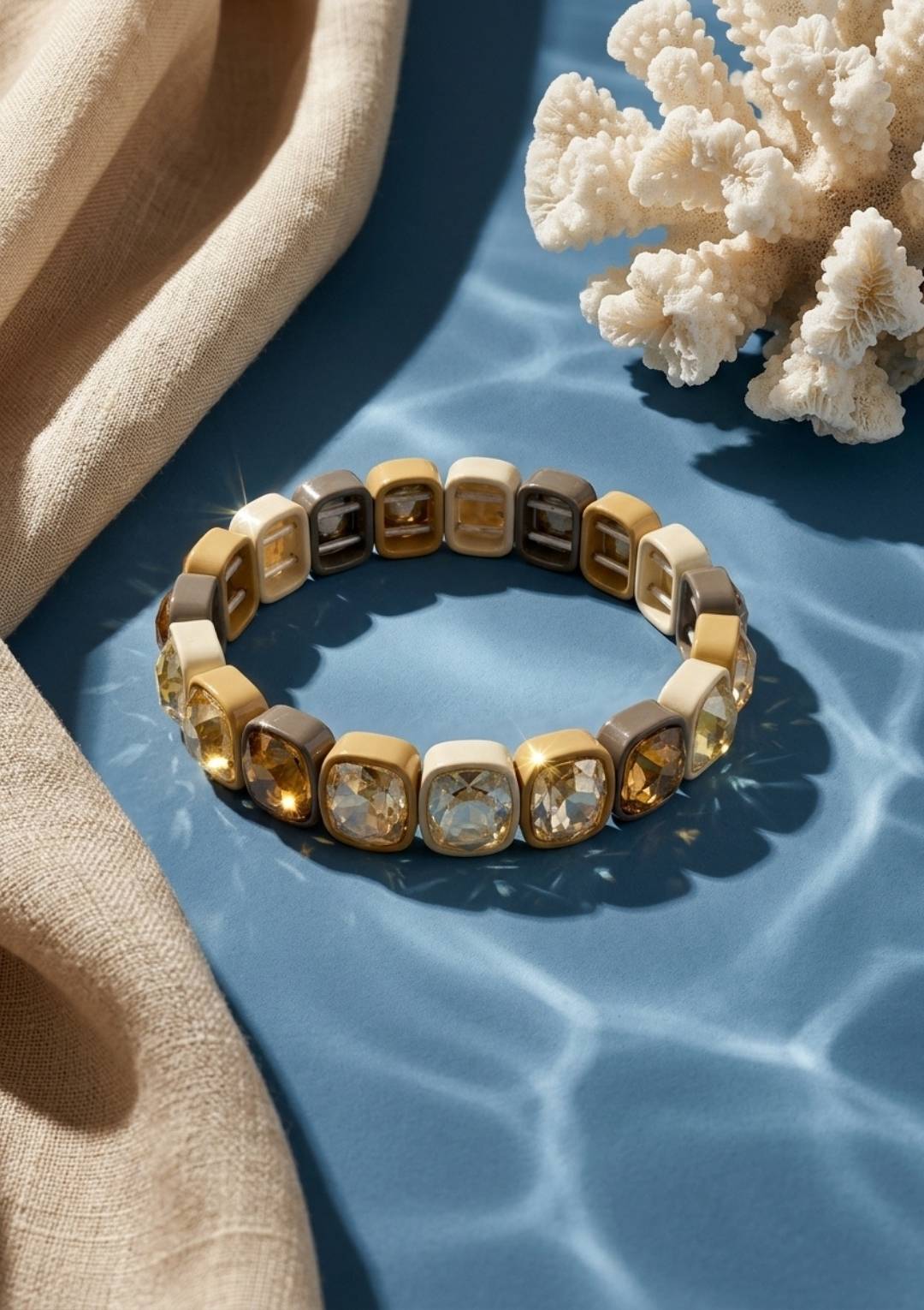 Gold Kristal Taşlı Kadın Çelik – Luxury Kare Taş Detaylı Bileklik