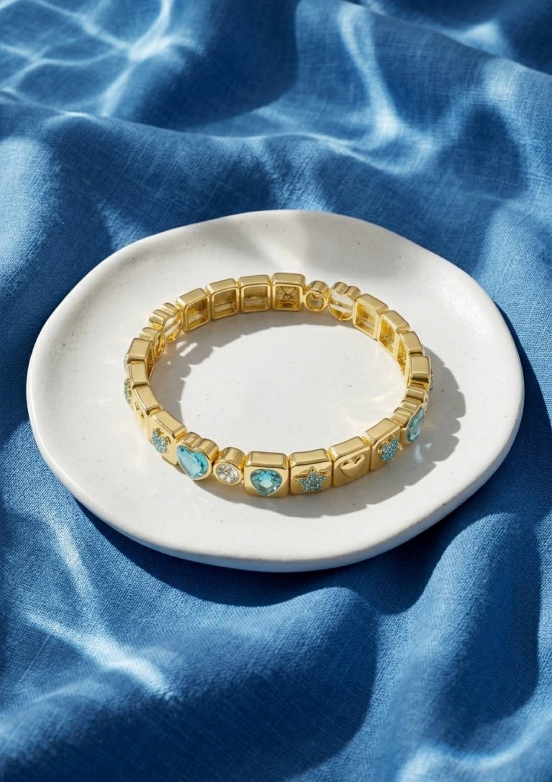 Gold Mavi Taşlı Charm Kadın Çelik – Kalp Detaylı Luxury Bileklik
