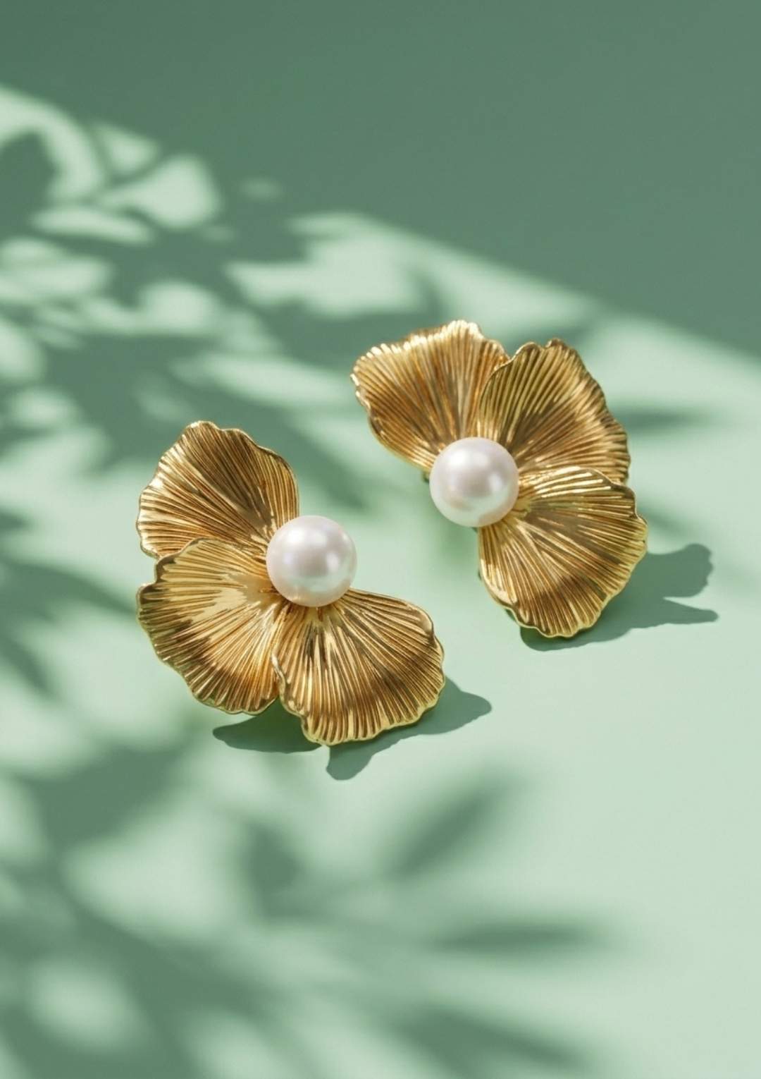 Pearl Bloom Çiçek Çelik – İnci Detaylı Gold Kadın Küpe